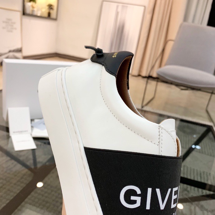 Givenchy Sneakers